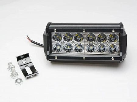 Фара 36W-C 6x2x3w LED Фара 36W-C 6x2x3w LED